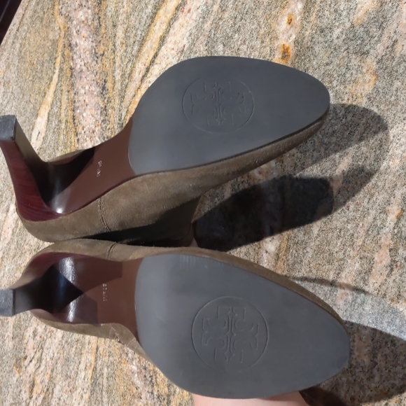 Tory Burch Green Suede Wood Heel Ankle Boots Size 8 1/2 - Picture 6 of 8